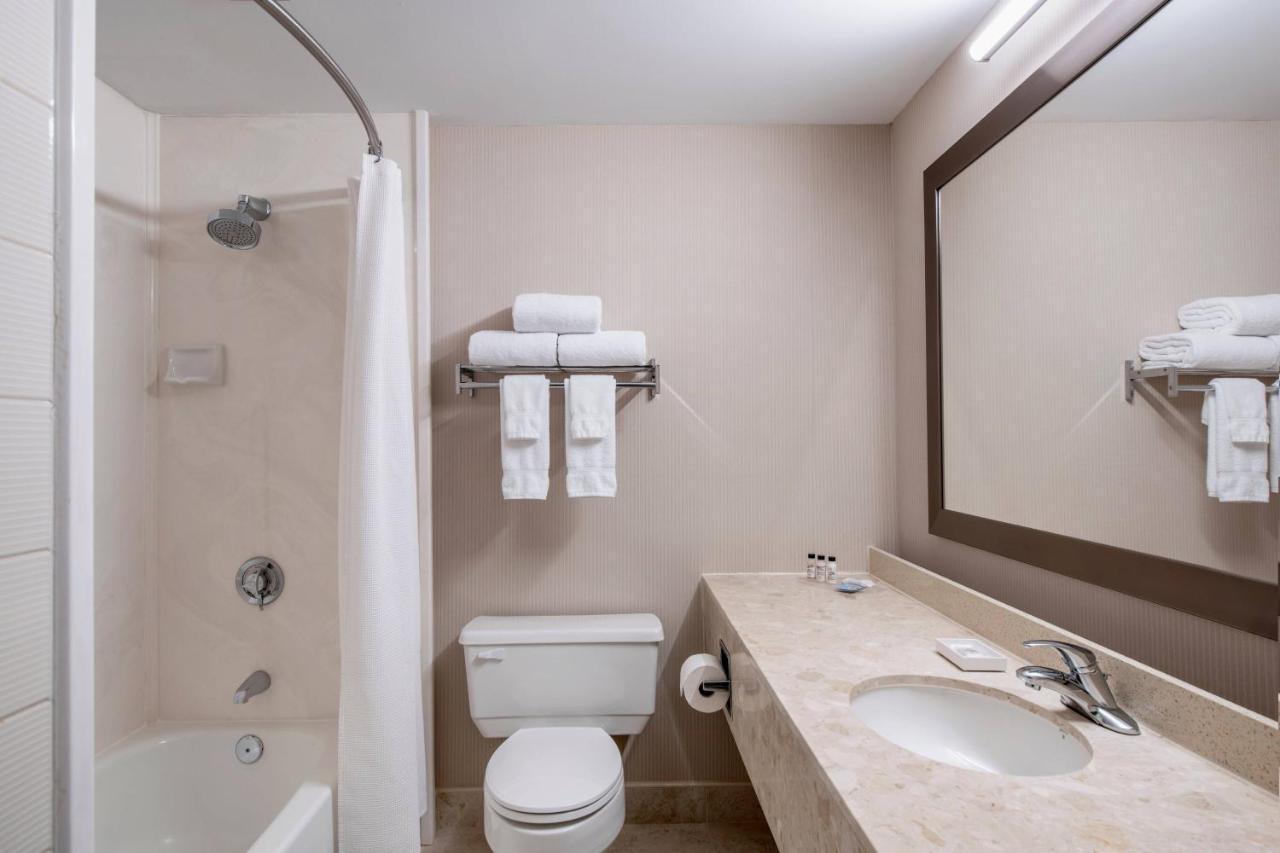 Delta Hotels By Marriott St. John'S Conference Centre Esterno foto